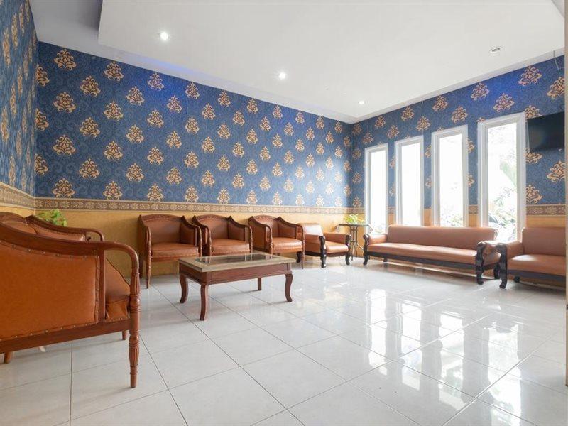 Spot On 2419 Rumah Nugraha Hotel Syariah Yogyakarta Exterior foto