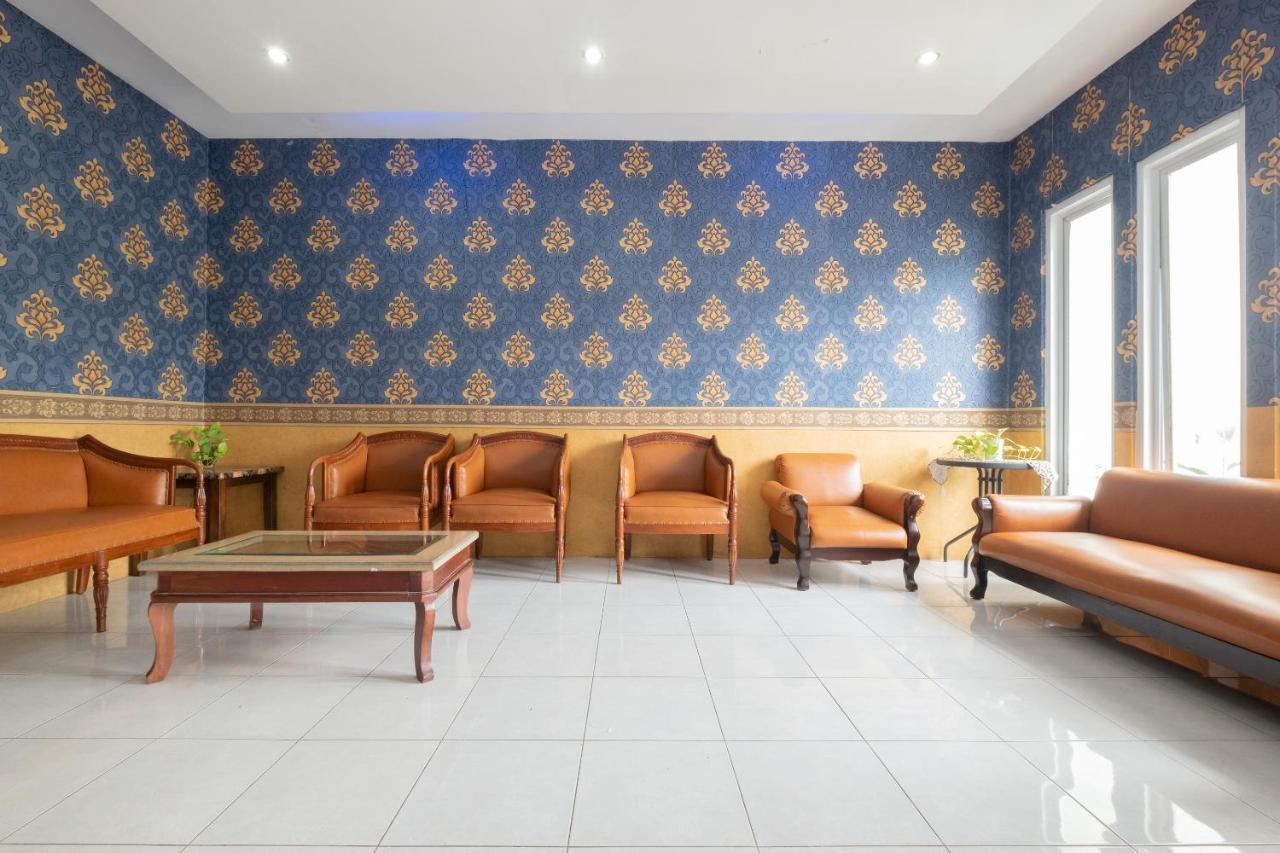 Spot On 2419 Rumah Nugraha Hotel Syariah Yogyakarta Exterior foto